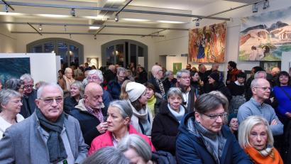 Archivbild: Stephan Huber
Bei der Vernissage zur 50. Jahresausstellung im vergangenen Jahr war kein Durchkommen mehr in der Alten Feuerwache. Das dürfte am kommenden Donnerstag, bei der 51. Auflage, nicht anders sein.