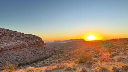 Bild: McLarrin/exb
Sonnenaufgang in der Wüste von Nevada, ein bisschen über null Grad, und 6.15 Uhr: Es geht los.