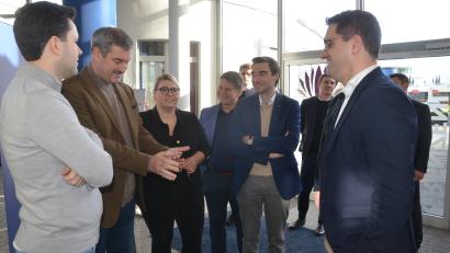 Bild: Kunz
Markus Söder (Zweiter von links) im Gespräch mit dem JU-Bundesvorsitzenden Johannes Winkel, stellvertretender Bundesvorsitzenden Nicola Gehringer, Weidens CSU-Fraktionschef Benjamin Zeitler, Landtagsabgeordneter Stephan Oetzinger und dem bayerischen JU-Landeschef und Europaabgeordneten Christian Doleschal (von links).