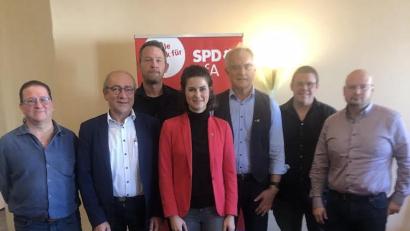 Bild: Reinhold Strobl
Im Bild (von links) der neue Vorstand des AfA-Bezirks Oberpfalz: Andreas Pörrer, Thomas Rudner, Jörg Jäger, Vorsitzende Anna Gmeiner, Bruno Lehmeier, Patrick Bulling und Holger Joschko.