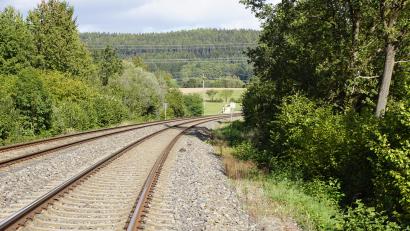 Archivbild: bkr
Die Franken-Sachsen-Magistrale ist in weiten Teilen, so wie hier im Landkreis Tirschenreuth, nicht elektrifiziert.