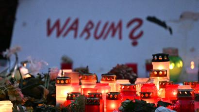 Bild: Federico Gambarini/dpa
Ein Islamist hat im Sommer beim Stadtfest in Solingen drei Menschen mit einem Messer getötet. Einer solchen Radikalisierung soll das neue Netzwerk entgegen wirken.