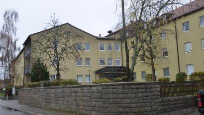 Bild: dob
Mehr und mehr wird aus dem ehemaligen Krankenhaus ein Gesundheitszentrum. Nachdem die Geflüchteten ausgezogen sind, entsteht eine solitäre Kurzzeitpflege.