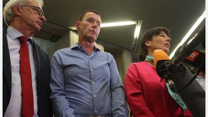 Bild: Karl-Josef Hildenbrand/dpa
Genditzki nach seinem Freispruch.