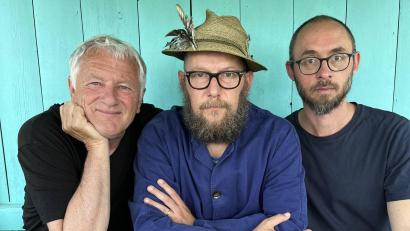 Bild: Olivia Reinecke
Das Trio "Brustmann Schäfer Horn" tritt im Kultur-Schloss Theuern auf.