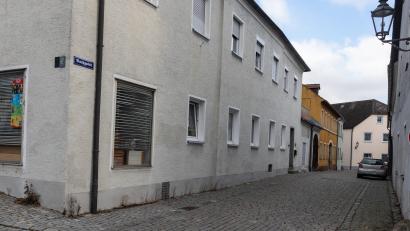 Bild: Susanne Forster
Unter anderem die Bachgasse wird zur Einbahnstraße. Außerdem wird dort demnächst eingeschränktes Halteverbot auf einer Fahrbahnseite gelten. Diese Regelung betrifft ab Dezember noch zwei weitere Gassen in der Altstadt.