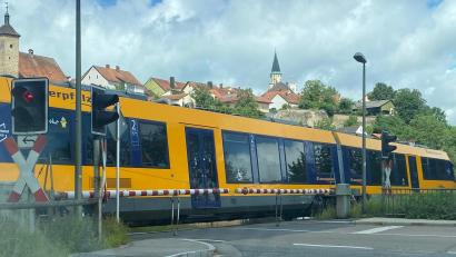 Bild: Wilhelm Amann
Ein Bürgerentscheid soll zeigen, ob die Mehrheit der Nabburger eine Tunnellösung zur Beseitigung des Bahnübergangs auf der durch Nabburg führenden Staatsstraße will.
