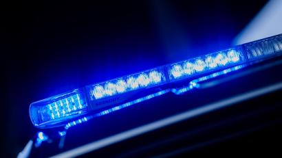 Symbolbild: Rolf Vennenbernd/dpa
Gleich drei Fälle von Fahrerflucht beschäftigten die Polizei Weiden rund um das erste Adventswochenende.