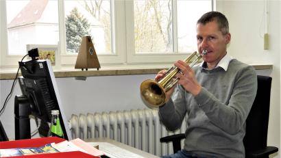 Archivbild: ubb
Leiter Tobias Böhm musste mit der Kreismusikschule auch die Coronapandemie meistern. Damals wurde auf Onlineunterricht umgestellt. Nun verlässt der 47-Jährige den Landkreis.