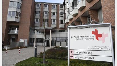 Bild: Petra Hartl
Das St. Anna Krankenhaus in Sulzbach-Rosenberg bekommt zusätzliche 0,6 Millionen Euro aus dem bayerischen Krankenhausbauprogramm.