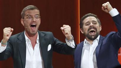 Bild: Daniel Karmann/dpa
Die beiden Entertainer Joko und Klaas starten mit einer Neujahrsgala in das Jahr 2025. (Archivbild)