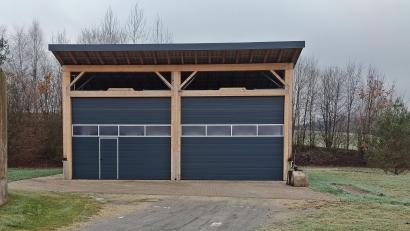 Bild: ld
Diese Halle wurde zum Großteil in Eigenleistung an der Kläranlage erstellt. Sie trägt auch eine PV-Anlage.
