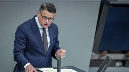 Bild: Kay Nietfeld/dpa
Für eine Mindestspeicherfrist von IP-Adressen spricht sich im Bundestag auch Hessens Ministerpräsident Boris Rhein (CDU) aus. Grüne und FDP sind dagegen.