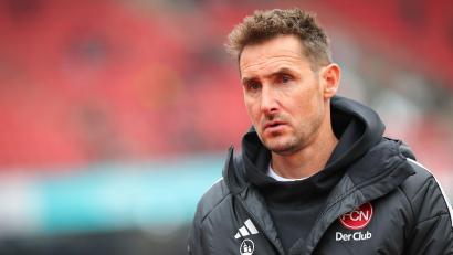 Bild: Daniel Karmann/dpa
Miroslav Klose ist mit der Entwicklung seiner Mannschaft zufrieden.