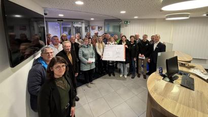 Bild: Volksbank Raiffeisenbank Nordoberpfalz eG
Mit insgesamt 7250 Euro unterstützt die Volksbank Vereine aus Pleystein und der Umgebung.