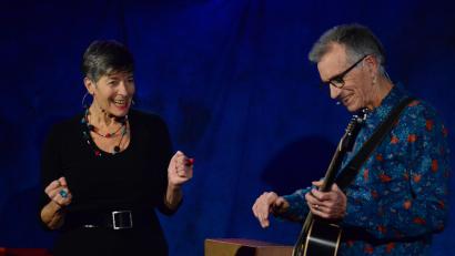 Bild: Kunz
Das Duo "Faltsch Wagoni" auf der Kulturbühne im Kulturbahnhof.