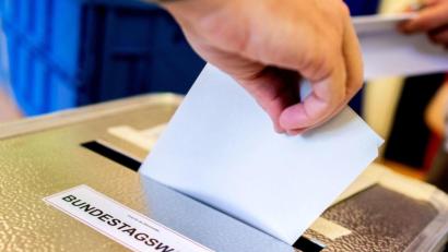 Bild: Hauke-Christian Dittrich/dpa
Die SPD legt in einer Umfrage zu. (Archivbild)