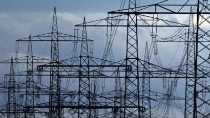 Bild: Federico Gambarini/dpa
Der Ausbau der Stromnetze gilt als ein entscheidender Baustein für das Erreichen der Klimaneutralität im Jahr 2045. (Symbolbild)