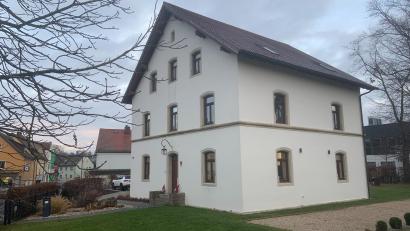 Bild: Stefanie Roth
Das von Reinhold Krausch sanierte Forsthaus ist der offizielle Sitz der "m3plan GmbH" sowie seines eigenen gleichnamigen Architekturbüros in Grafenwöhr.
