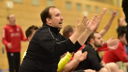 Bild: ham
Trainer Daniel Duscher und die Herren der HSG Nabburg/Schwarzenfeld müssen am Samstag zum Spitzenreiter HC Sulzbach.