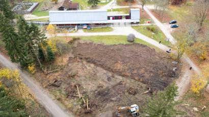 Archivbild: Martin Hertel/exb
Auf dem Luftbild ist die V-Form des Geländes deutlich erkennbar, Birken, Weiden, Fichten und Ahorn bleiben stehen.