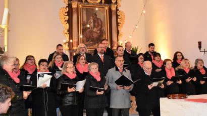 Bild: rgr
Unter der Leitung von Sabine Braun gab es zur in der Josefskirche Hütten wieder ein Adventsingen von "ChorAlle".