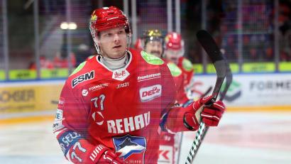 Bild: Mario Wiedel/exb
Donat Peter (vorne) wird in dieser Saison nicht mehr für die Selber Wölfe in der DEL2 auflaufen können.