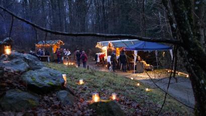 Bild: wel
Auf dem gesamten Weg waren viele Windlichter verteilt.