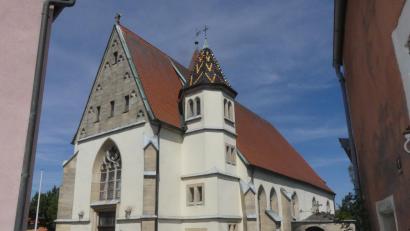 Bild: rn
In der 47. Auflage von "Heimat Eschenbach" des Heimatvereins ist auch die Geschichte der Pfarrkirche St. Laurentius Thema.