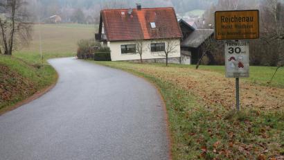 Bild: pi
Bis dato sind in Reichenau "Freiwillig 30 km/h" erwünscht. Bald könnte das Tempolimit aber verpflichtend werden.