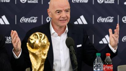 Bild: Noah K. Murray/AP/dpa
FIFA-Präsident Gianni Infantino bekam für seine WM-Pläne keinerlei Widerspruch.