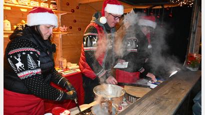 Bild: kki
Begehrt und in langen Schlangen belagert war wie jedes Jahr der Crêpes-Stand.