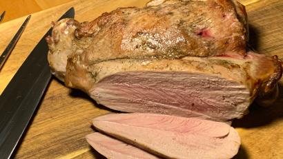 Bild: Michael Schiffer
Saftige Rehkeule kommt bei Michael Schiffer auf den Tisch – nichts für Vegetarier.