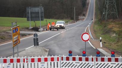 Bild: Hirsch
Für rund 3,6 Millionen Euro wird die Industriestraße in Wackersdorf derzeit ausgebaut.