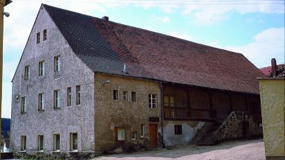 Bild: Archiv Raphael Haubelt
Eines der ersten Farbfotos des Bauwerks im Spitalhof zeigt dringenden Sanierungsbedarf. Es sollte noch bis Mitte der 1970er Jahre dauern, bis es dazu kam.