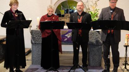Bild: do
Mit weihnachtlicher Musik aus allen Epochen und vielen Ländern begeisterte das Gesangsquartett "I Bonifaci" in der Evangelischen Kreuzkirche Eschenbach.