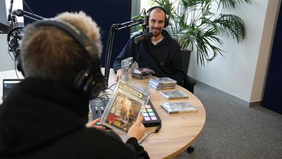 Bild: Laura Fröhler
Zum 30-jährigen Playstation-Jubiläum sprechen Maximilian Schulz und Dominik Mark in einer neuen Folge Pixel-Popcorn über den Werdegang von Sonys Videospielkonsole.