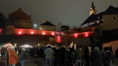 Bild: mfh
Die Budenstadt im Schatten der Sulzbacher Stadtmauer hat ein Alleinstellungsmerkmal, das von vielen Besuchern geschätzt und bewundert wird.