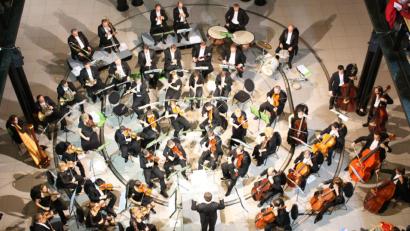 Bild: Manfred Müssauer/exb
Die Donau-Philharmonie Wien kommt am Freitag, 10. Januar, wieder zum Neujahrskonzert ins Kettelerhaus. Die Stadt hält an ihrer Theater- und Konzertreihe fest, allerdings könnte es künftig eine Veranstaltung weniger geben.