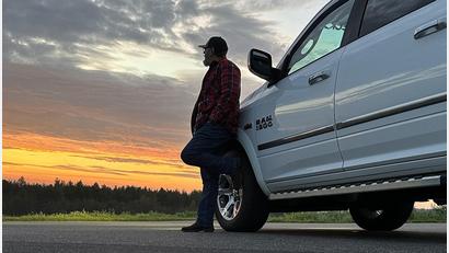 Bild: Familie Rögner
Der Organisator des ersten Lichterfests der "Backwood Bavarians" Michael Rögner ist ein großer Fan von amerikanischen Pick-up-Trucks.