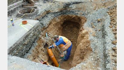 Archivbild: Portner
Bei der Sanierung von Straßen steht auch der Untergrund mit neuen Kanal- und Wasserleitungen im Fokus (Bild: Eigelsberger Straße). Sechs Projekte will die Stadt mit guter Förderung in den nächsten Jahren abarbeiten.
