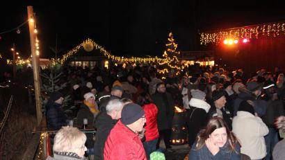 Bild: kro
Der Fischereiverein hatte sein Vereinsgelände in weihnachtliches Licht gehüllt.