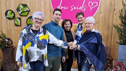 Bild: exb
Bei der Spendenübergabe (von links): Gisela Herzog, Ziereis jun., Marion Ziereis, Marion Spießl und Angela Krüger.