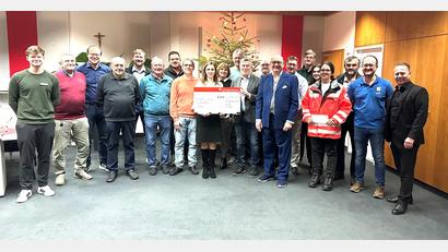 Bild: Vereinigte Sparkassen Eschenbach-Neustadt-Vohenstrauß
Die Vereinigte Sparkassen Eschenbach-Neustadt-Vohenstrauß unterstützen mit insgesamt 5300 Euro kulturelle, gemeinnützige und soziale Zwecke in Eslarn.