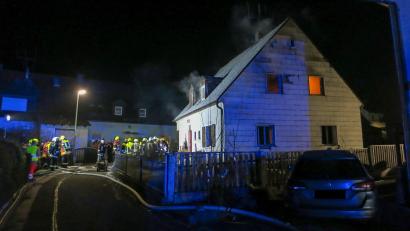 Bild: Feuerwehr Hirschau
Im Obergeschoss des Wohnhauses war am Abend des Neujahrstags das Feuer ausgebrochen.