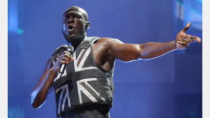 Archivbild: Yui Mok/PA Wire/dpa
Stormzy muss neun Monate lang auf seinen Führerschein verzichten.