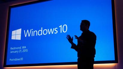 Bild: picture alliance / dpa
32 Millionen Windows-Computer laufen in Deutschland noch mit dem Betriebssystem Windows 10, das inzwischen in die Jahre gekommen ist. (Handout Microsoft)