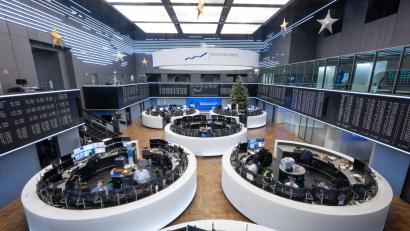 Bild: Boris Roessler/dpa
Frankfurter Börse: Unter den 100 wertvollsten Börsenkonzernen der Welt sind nur drei deutsche (Archivbild).
