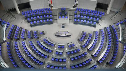 Symbolbild: Anna Ross/ARD Das Erste/obs
Wer kommt rein? Das neue Wahlrecht macht Prognosen zur Bundestagswahl etwas einfacher.
