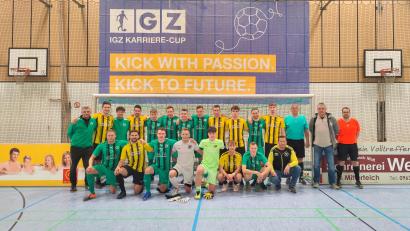 Bild: Tobias Santl
Der FC Weiden-Ost (grüne Trikots) und der FC Tirschenreuth standen sich im Finale beim IGZ-Cup gegenüber. Die Ostler siegten mit 3:0.